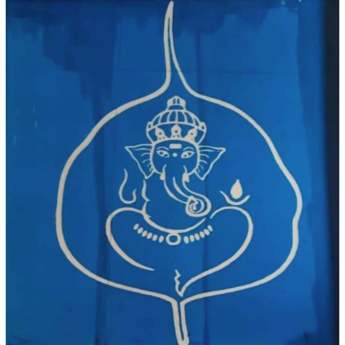Big Leaf Ganesha Face Kolam Stencil - Nature Inspired Divine Art