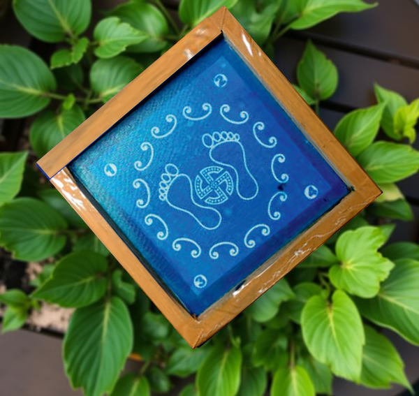 Rangly Lakshmi Padam with Border Symbol Rangoli Stencil Wooden 5*5 Inches Pack of 1 piece