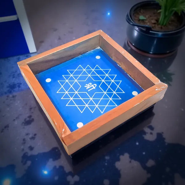 Rangly Aishwarya Lakshmi Kolam Rangoli Stencil Wooden,Pack of 1 Piece 5 * 5 inches