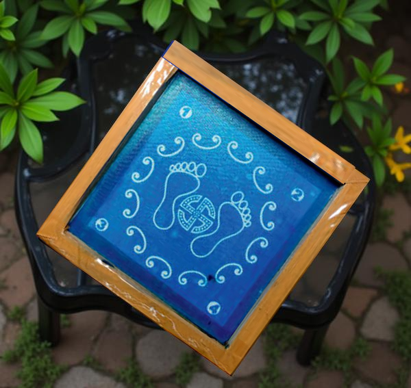 Rangly Lakshmi Padam with Border Symbol Rangoli Stencil Wooden 5*5 Inches Pack of 1 piece