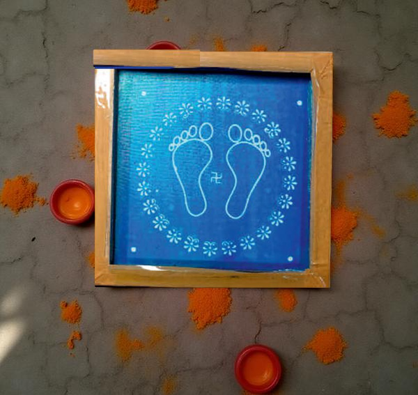 Rangly- Pair- of- Lakshmi- Padam- with- Circle- Stencil- Wooden- 55 Inches Pack of 1 piece